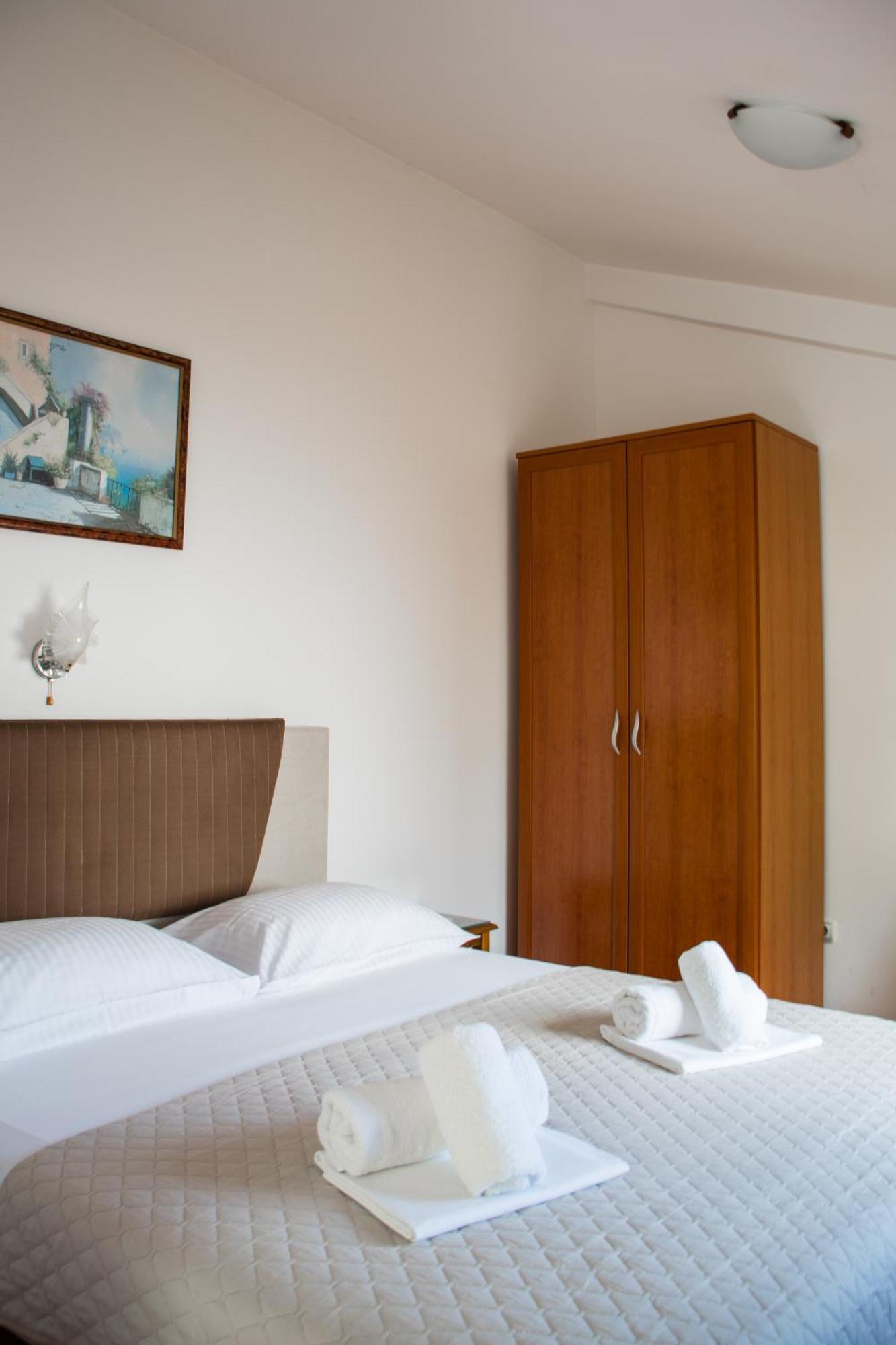 Vojnic Gostinjska kuća 3*