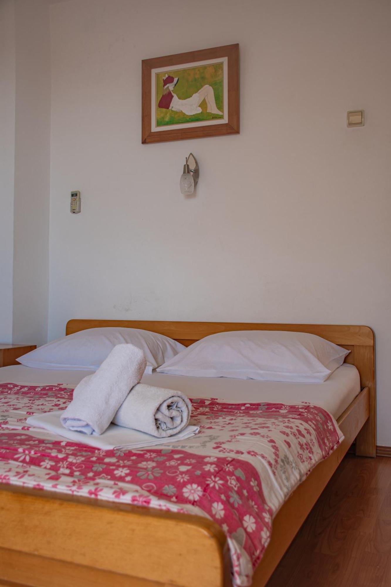 Vojnic Gostinjska kuća 3*