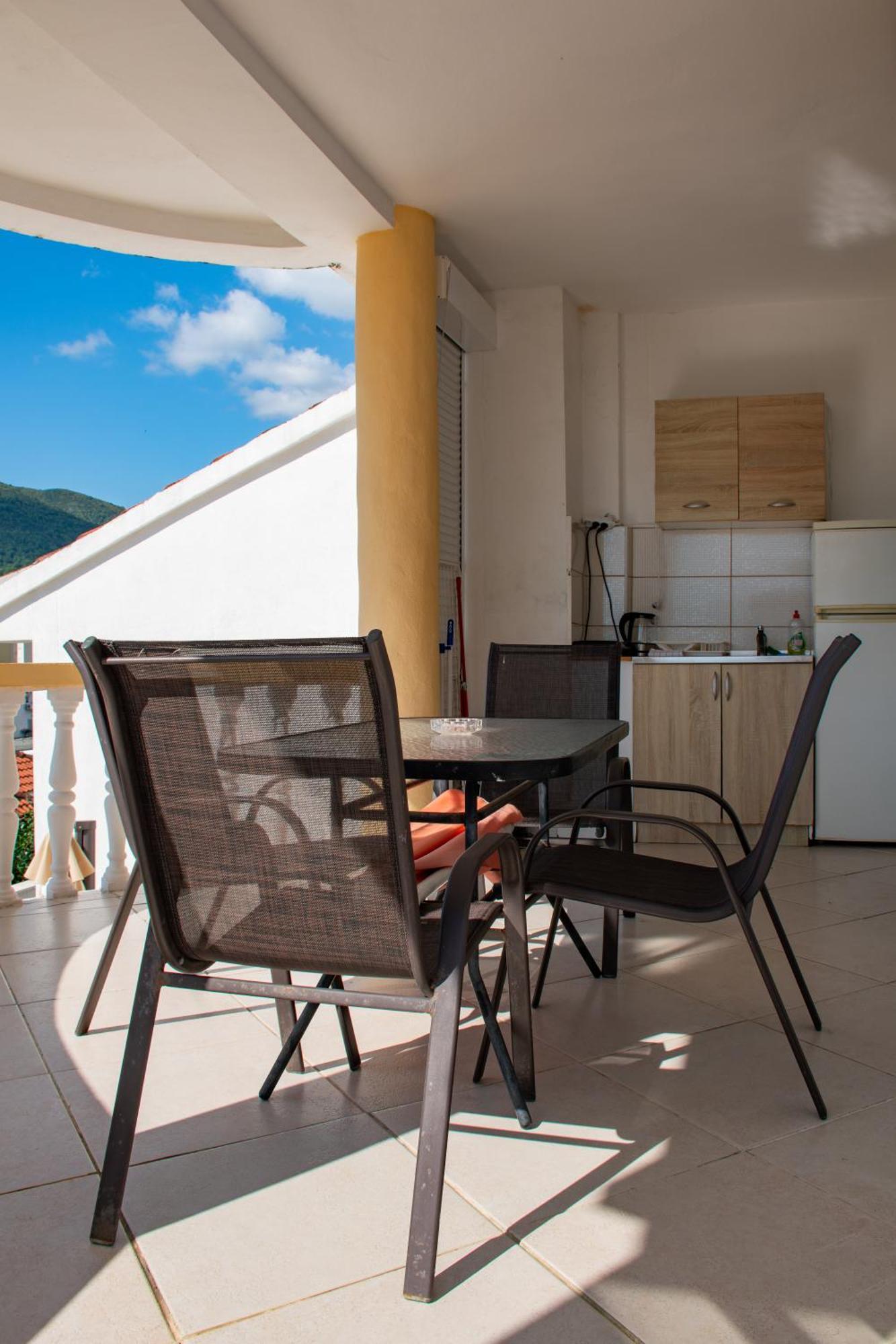Vojnic Gostinjska kuća Budva