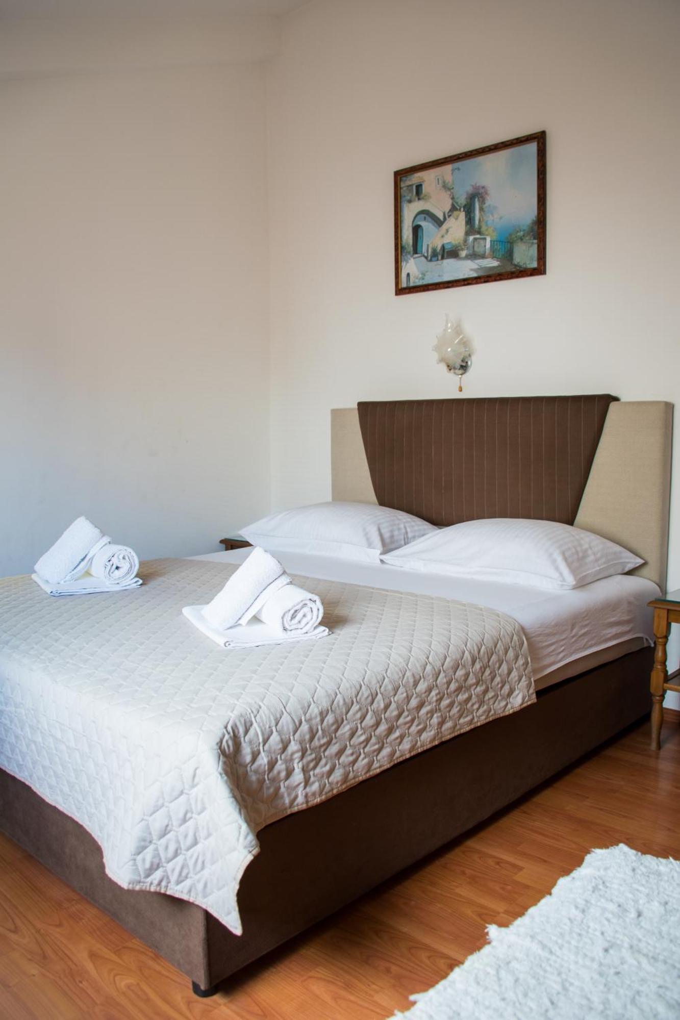 Guest house Vojnic Budva